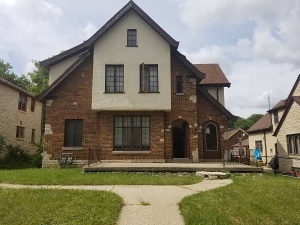 Primary Photo - 3367 N. Sherman Blvd. - 3 Bedroom Upper