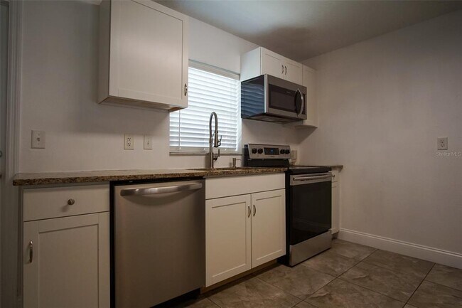 Foto del edificio - 217 Maple St W