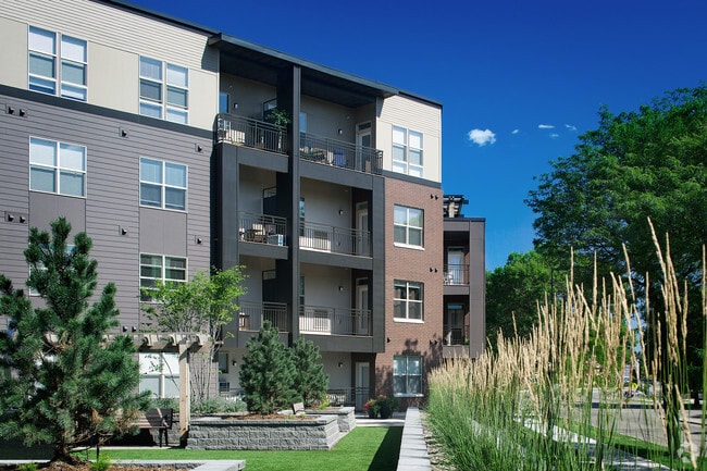 Primary Photo - Lyndale Plaza Apartments