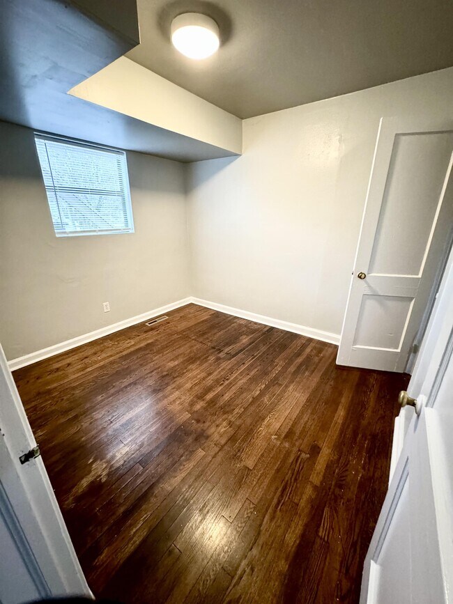 Foto del edificio - 518 Courtney Ave NE