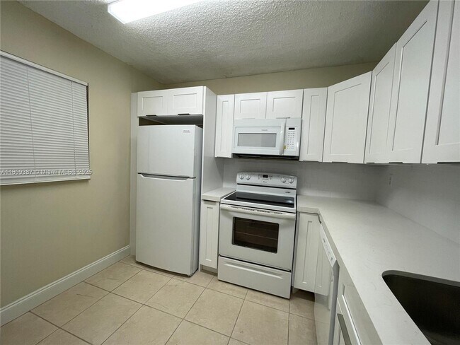 Foto del edificio - 3470 Foxcroft Rd