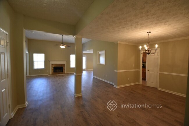 Building Photo - 545 McGiboney Ln