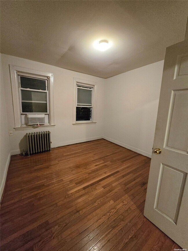 Building Photo - 98-04 31st Ave