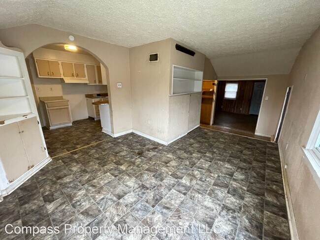Building Photo - 3 br, 1 bath House - 1833 N. Bazil Ave