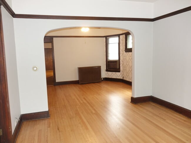 Building Photo - 3631 N Bosworth Ave
