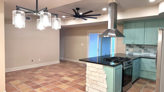 Foto del edificio - 13113 Hearn Rd