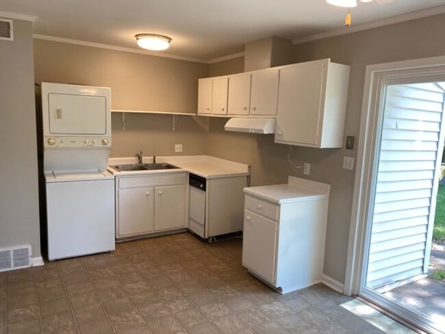 Building Photo - 10006 Harlech Ln