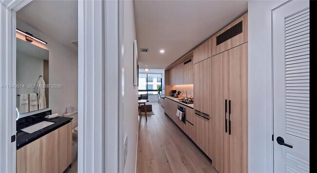 Foto del edificio - 225 N Miami Ave