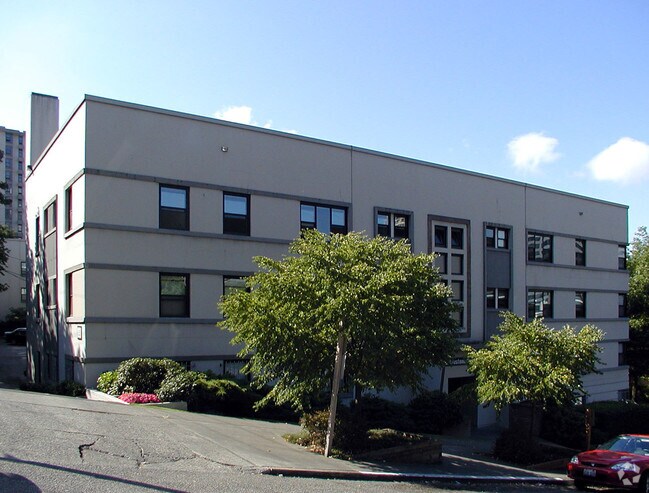 Building Photo - Bay Ridge Court (Cobblestone Court)