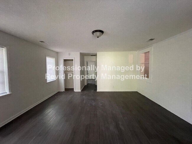 Foto del edificio - SECTION 8 ACCEPTED