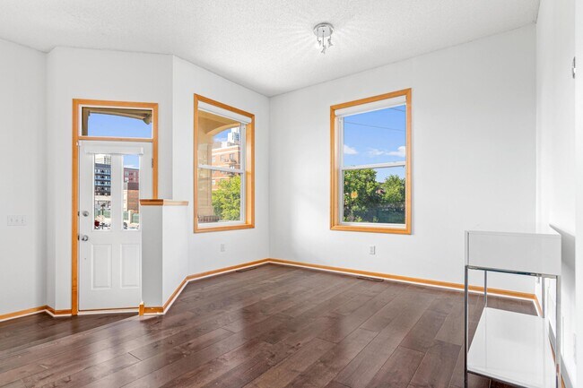 Living room - 57 4th Ave N