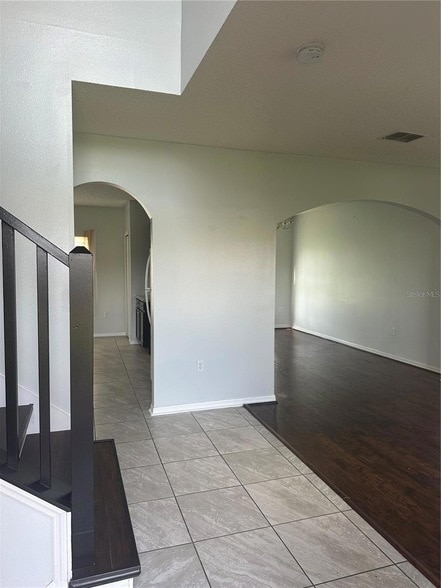 Building Photo - 712 Parrot Ct
