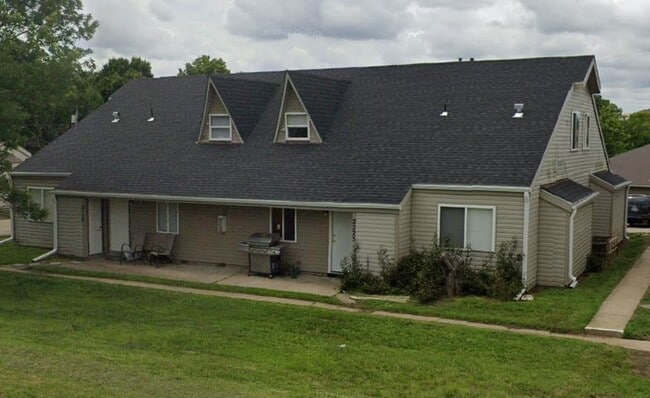 Building Photo - 2225 Prairie St
