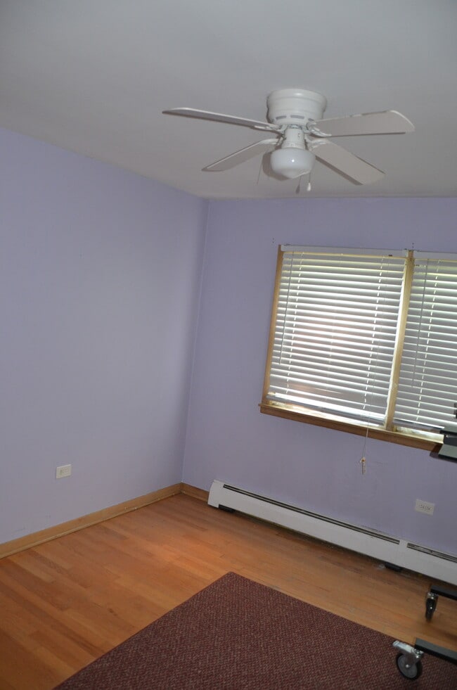 Building Photo - 1603 Waukegan Rd