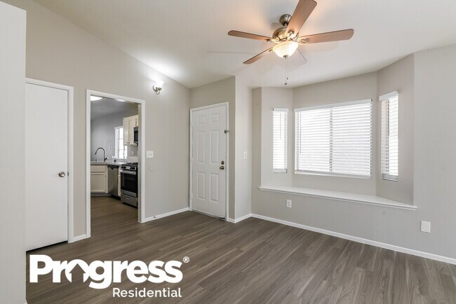 Building Photo - 7122 Knoll View Dr