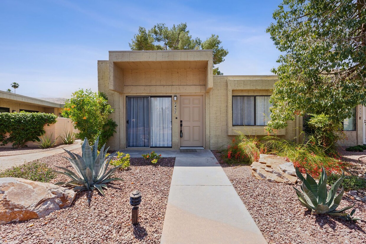 Foto principal - Villas De Las Flores South End Palm Spring...