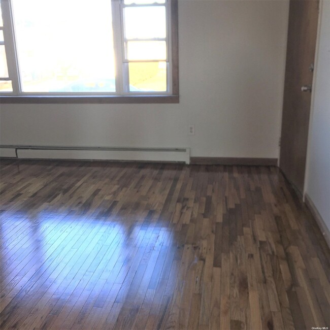 Building Photo - 135 8th St