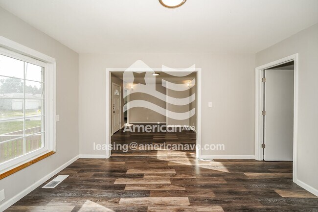 Foto del edificio - 2756 Farmdale Rd