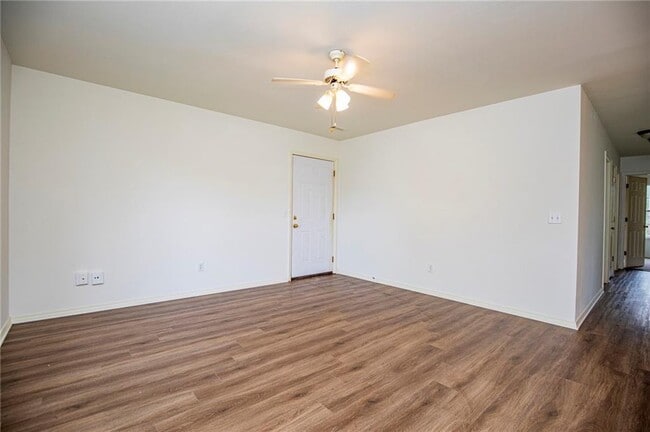 Building Photo - 2516 W Ash St