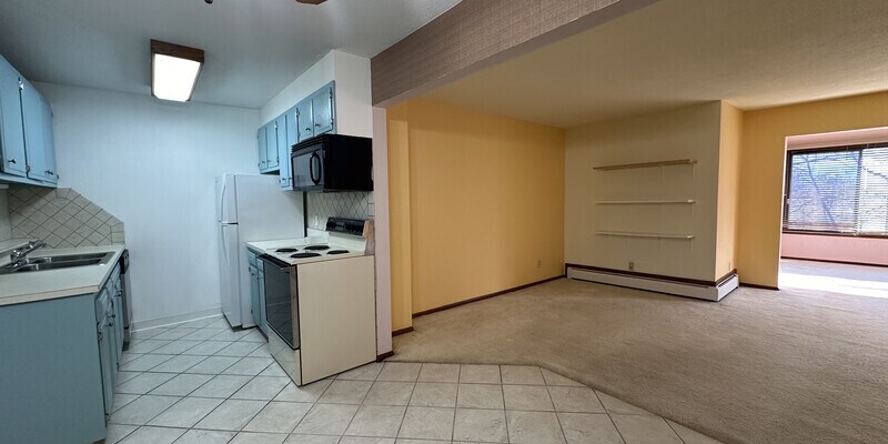 Primary Photo - Roseville Condo on Lexington