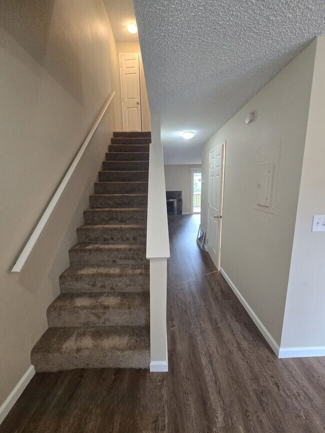 Foto del edificio - 9415 43rd St Ct W