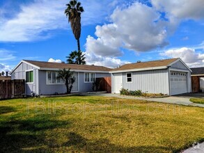 Building Photo - 3410 Sparrow Cir