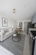 Building Photo - 45 Farson St