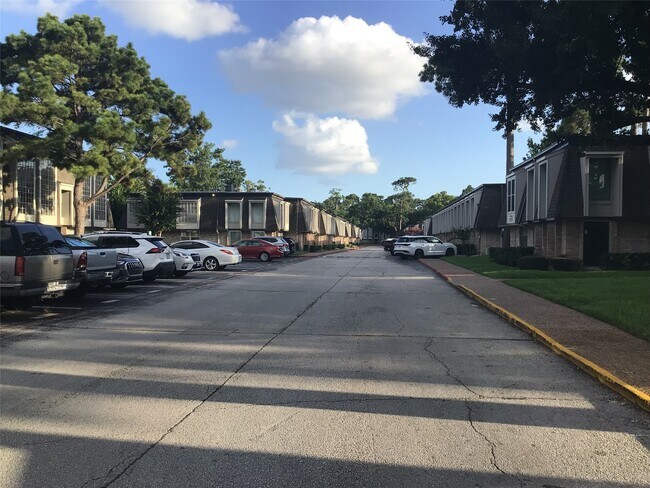 Building Photo - 12633 Memorial Dr