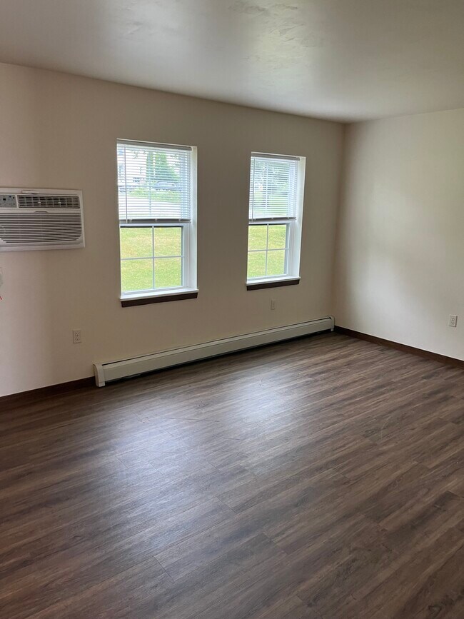 748 Florida St, Sturgeon Bay, WI 54235 Townhome Rentals in Sturgeon