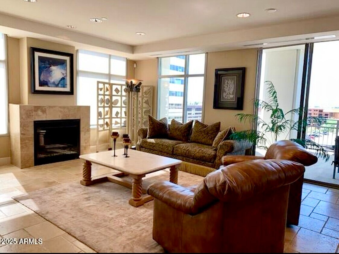 Livingroom w/ Fire Place - 2211 E Camelback Rd