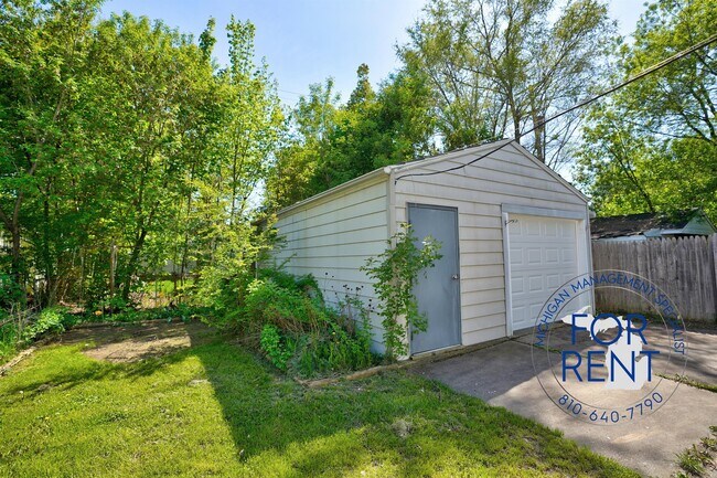 Building Photo - 3834 Pitkin Ave