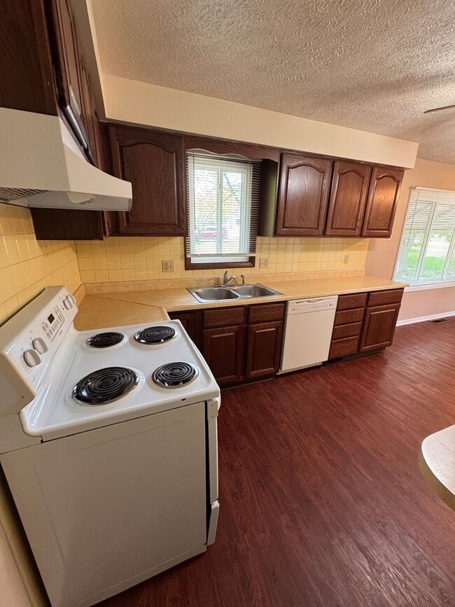 Foto del edificio - 2806 Bainbridge Ave