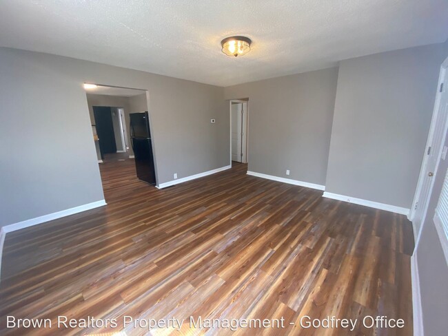 Building Photo - 3 br, 1 bath House - 218 Picker