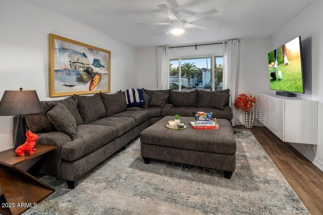 Foto del edificio - 4526 E Paradise Ln
