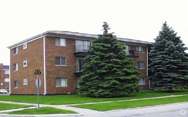 Building Photo - 8101 W 83rd Pl