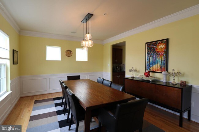 Building Photo - 11514 Amherst Ave