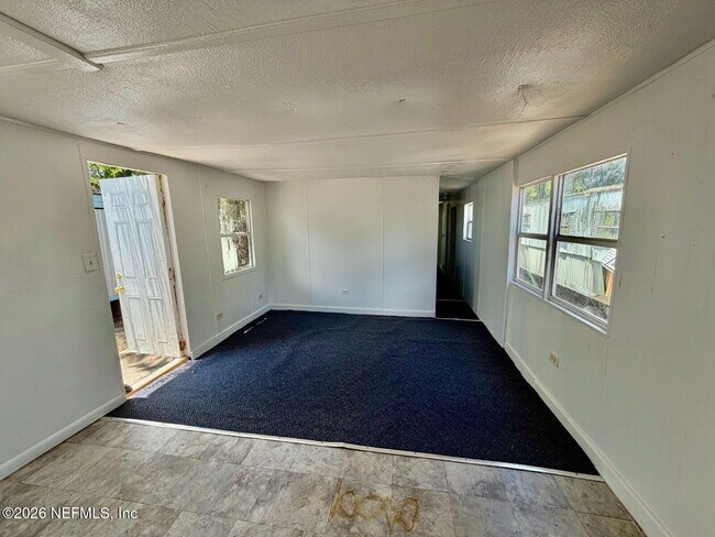 Building Photo - 5355 New Kings Rd
