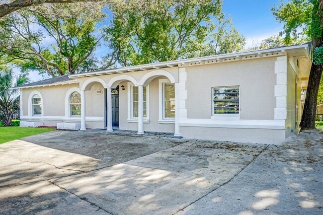 Building Photo - 4748 Amoy Ct