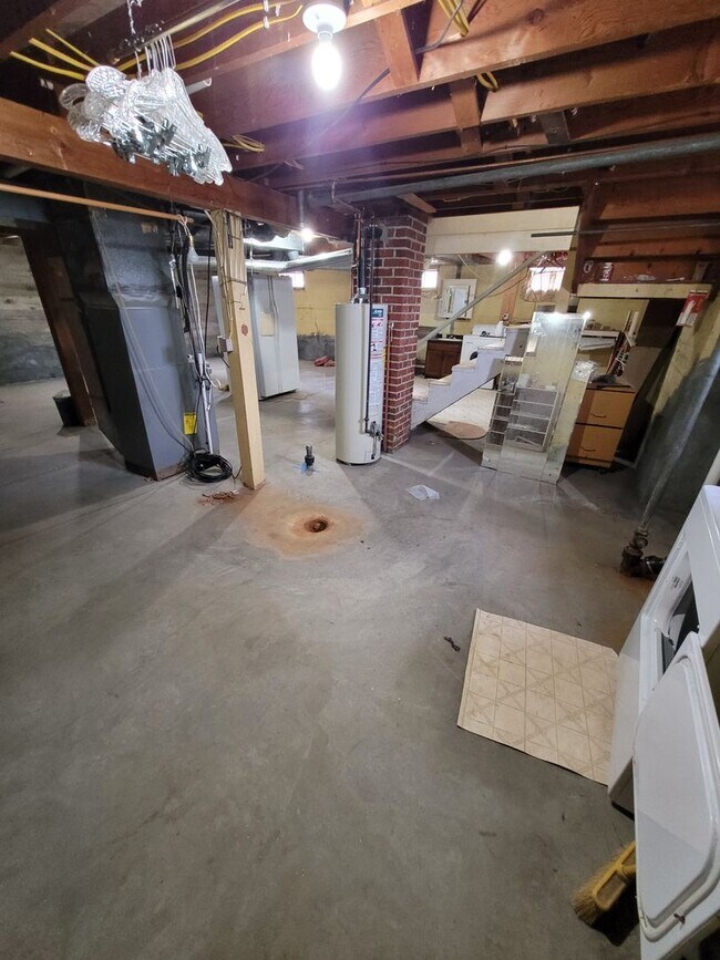 Foto del edificio - 2 bed, 1 bath corner house