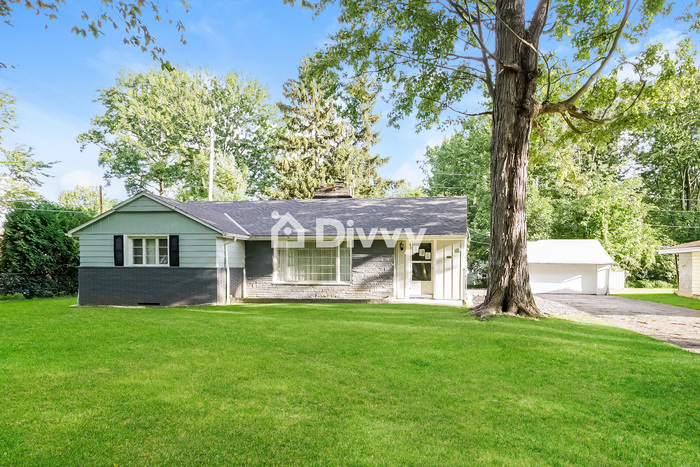 Primary Photo - 27 E Shore Blvd, Timberlake, OH 44095