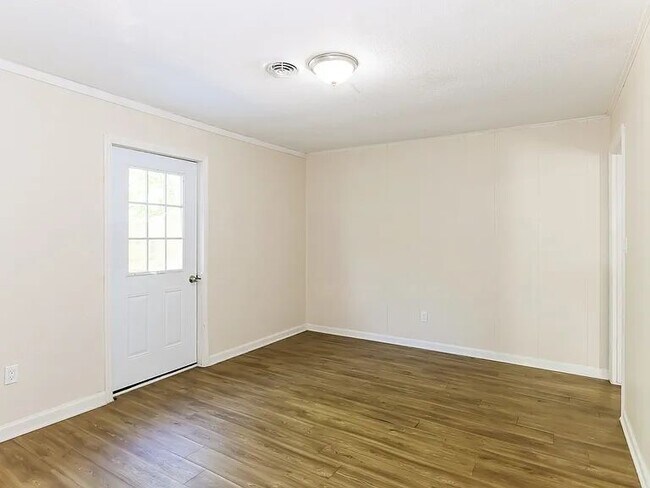 Foto del edificio - 255 Oak Lake Dr