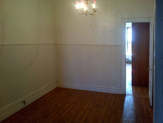 Building Photo - 569 58th St