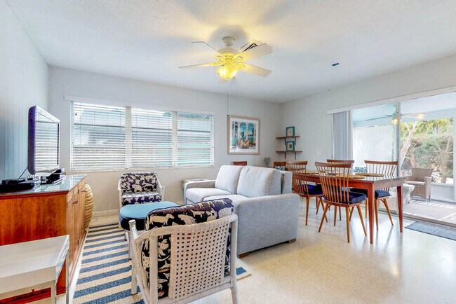 Foto del edificio - 105 Mangrove Ave
