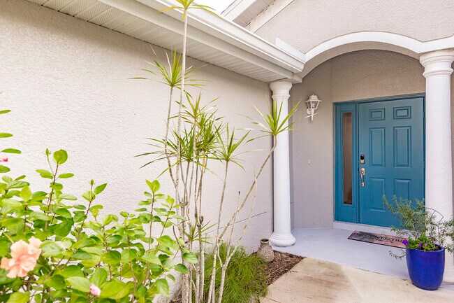 Building Photo - 6218 Mandalay Cir