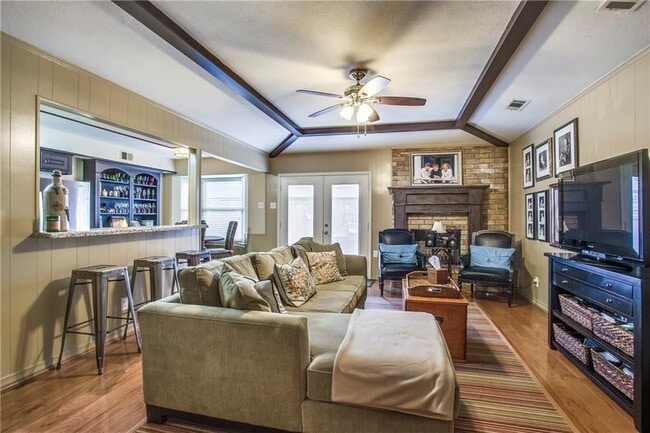 Building Photo - 10526 Ravenscroft Dr