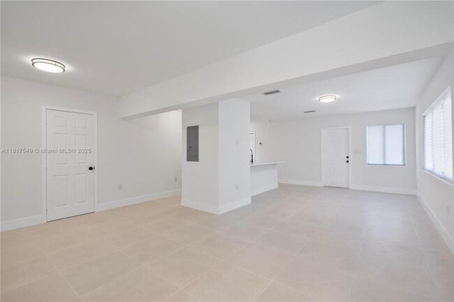 Building Photo - 2 bedroom in North Miami FL 33161