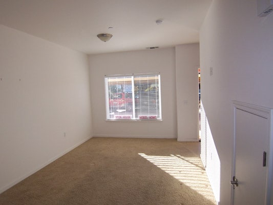 Building Photo - 2581-2591 Orovada St