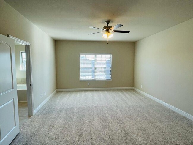Building Photo - 6801 Topaz Dr