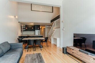 Building Photo - 117 Rue Saint-Zotique O