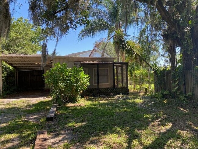 Affordable Efficiency Unit Available! Great Location Adjacent to College Park! - Affordable Efficiency Unit Available! Great Location Adjacent to College Park! House